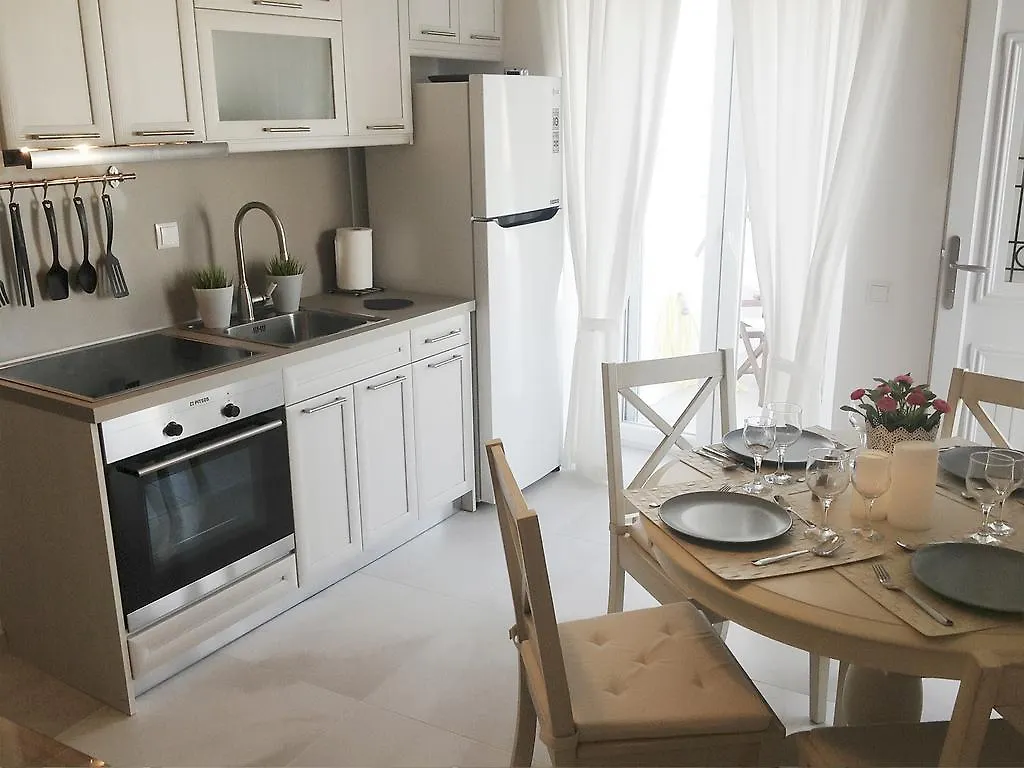 Lavish Suites 0*, Agios Ioannis Diakoftis